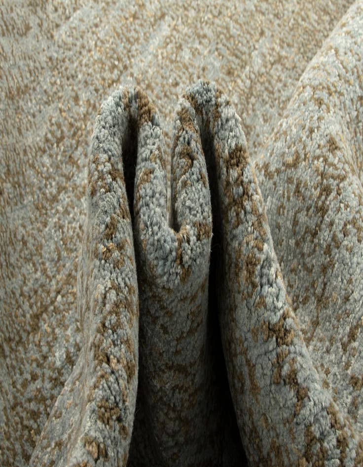 Detail image of  7' 7 x 9' 11 Modern Himalaya Wool Rug