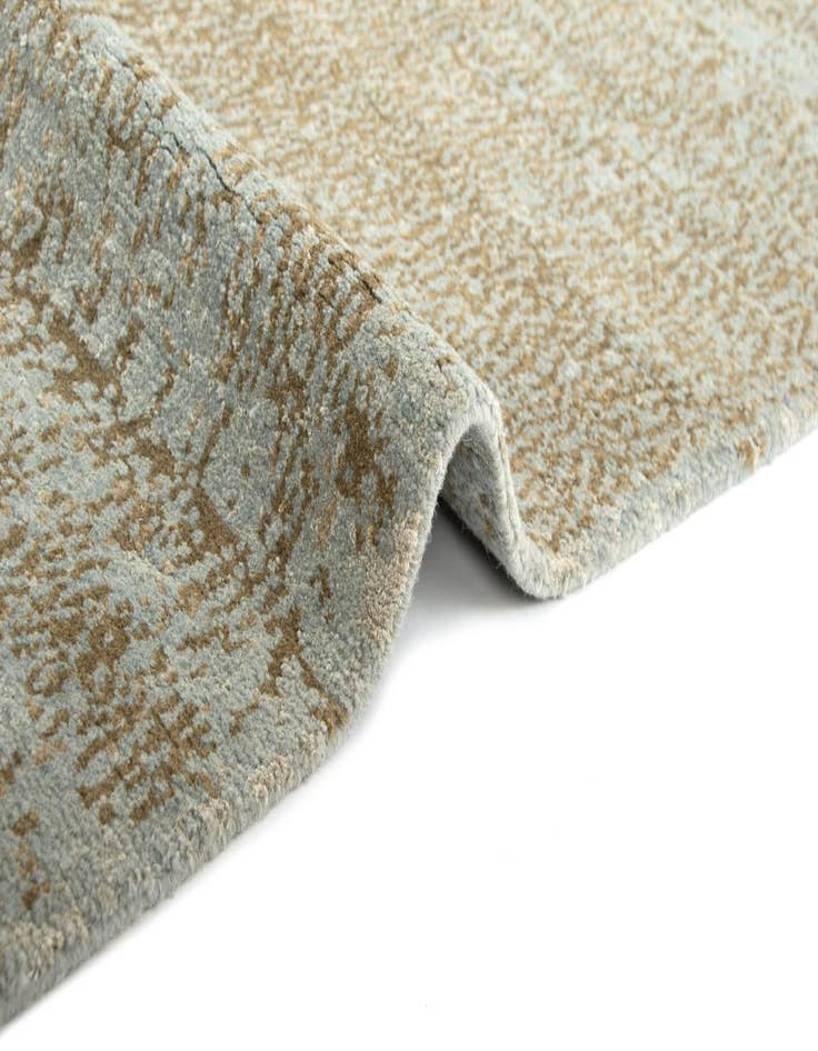 Detail image of  7' 7 x 9' 11 Modern Himalaya Wool Rug