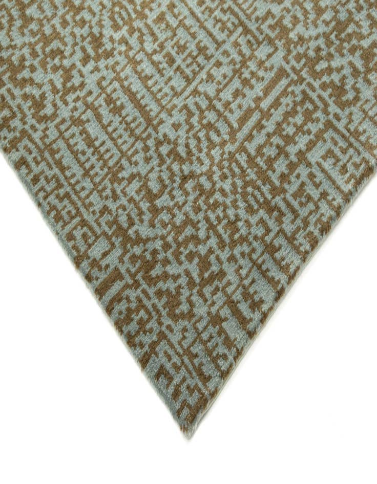 Detail image of  7' 7 x 10'  Hand Knotted Modern Himalaya Wool Rug