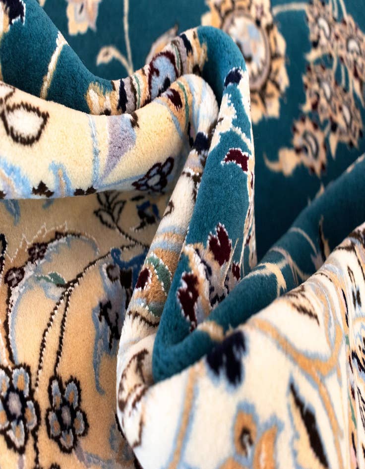 Detail image of  6' 9 x 10' 2 Nain Rug