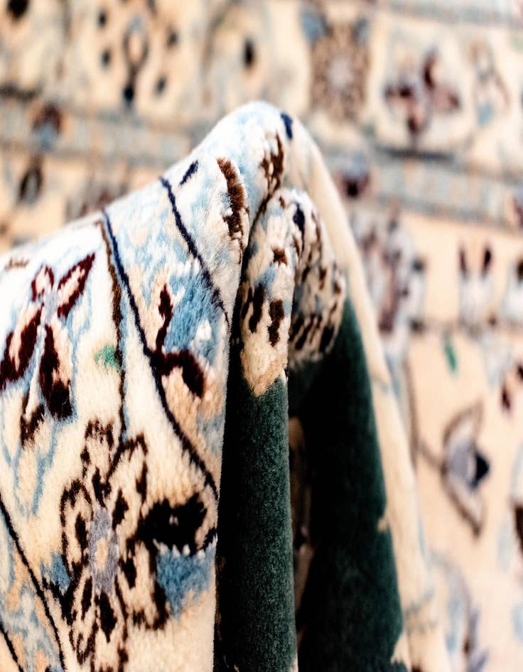 Detail image of  6' 10 x 8' 5 Nain Rug