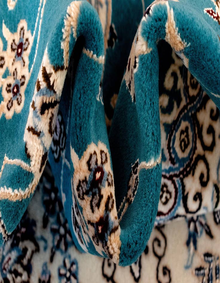 Detail image of  4' 3 x 6' 6 Nain Rug