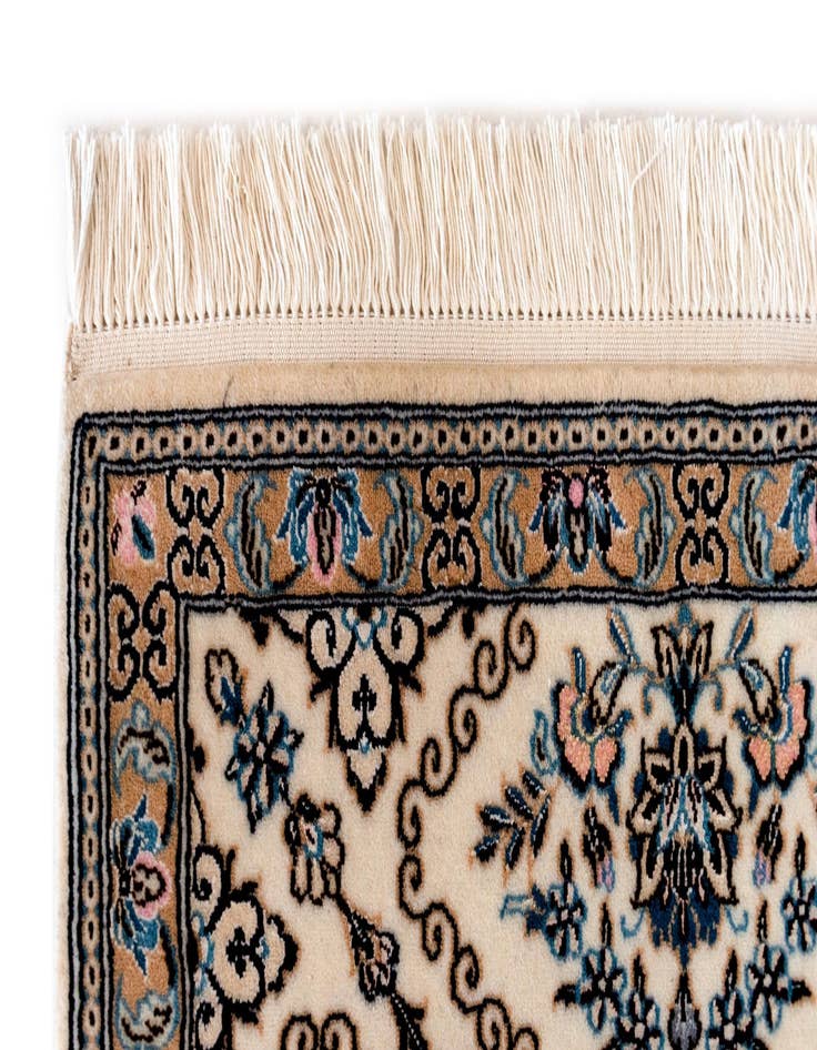 Detail image of  4' 3 x 6' 5 Nain Rug