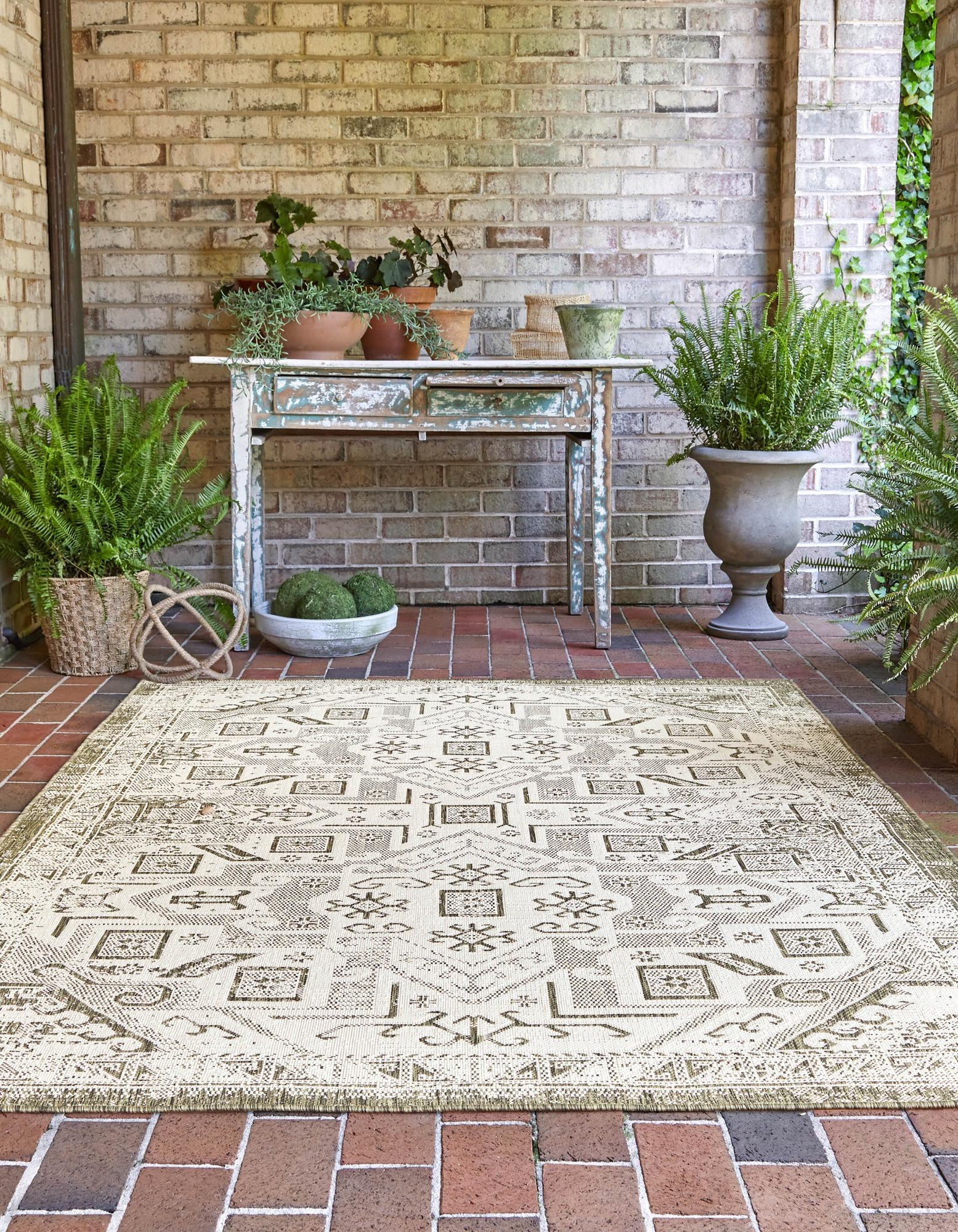 Green 4' x 6' Aztec Outdoor Rug | Rugs.com