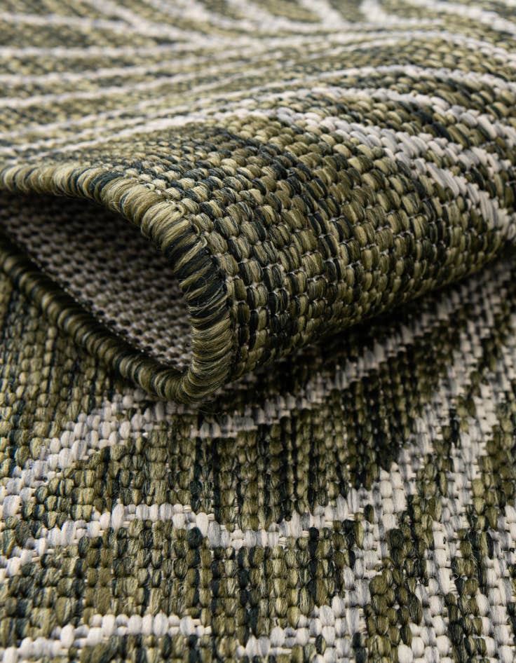 Detail image of  5' 3 x 8'  Washable Botanical Indoor / Outdoor Rug