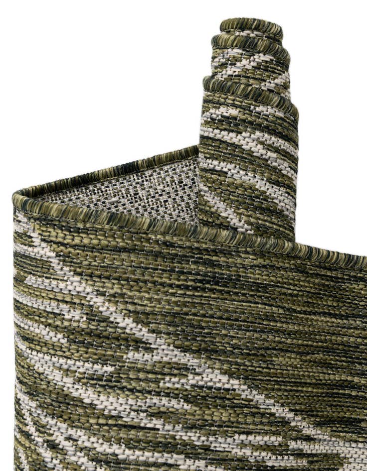 Detail image of  5' 3 x 8'  Washable Botanical Indoor / Outdoor Rug