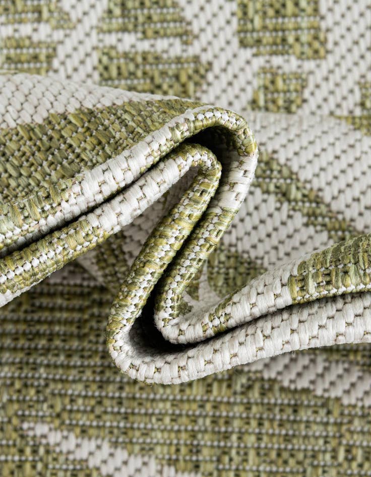 Detail image of  7' x 10'  Washable Botanical Indoor / Outdoor Rug