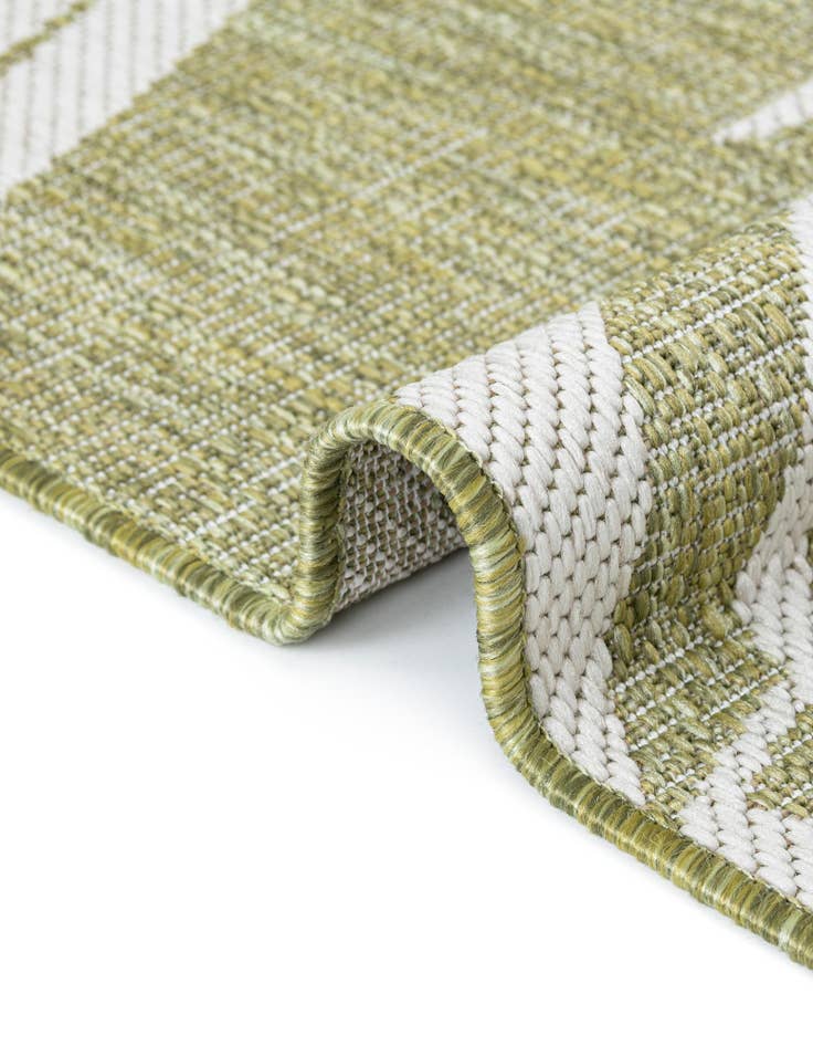 Detail image of  7' x 10'  Washable Botanical Indoor / Outdoor Rug