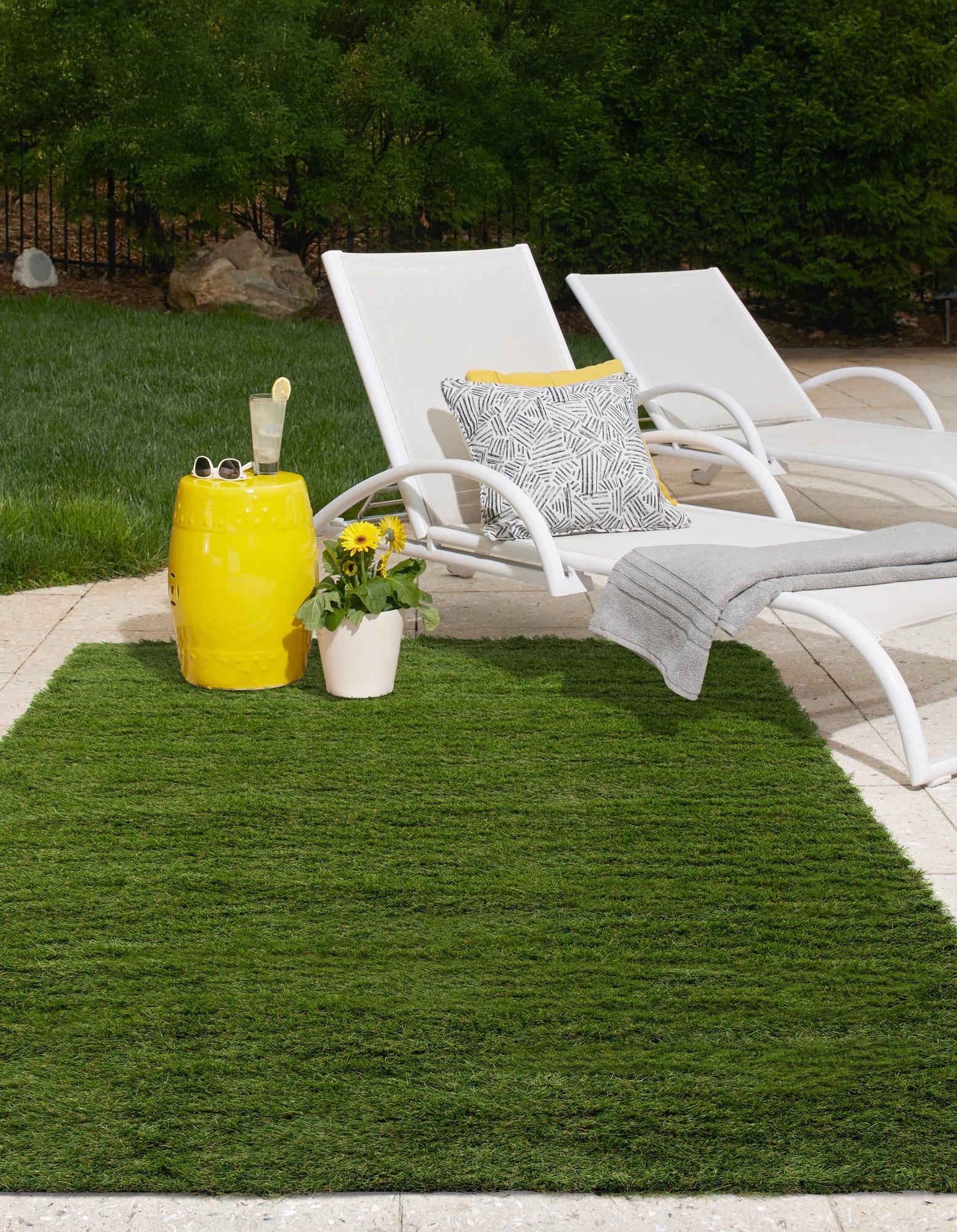  12' x 16'  Washable Grass Indoor / Outdoor Rug