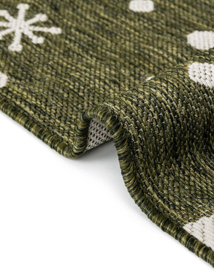 Detail image of  4' x 6'  Washable Holiday Indoor / Outdoor Rug