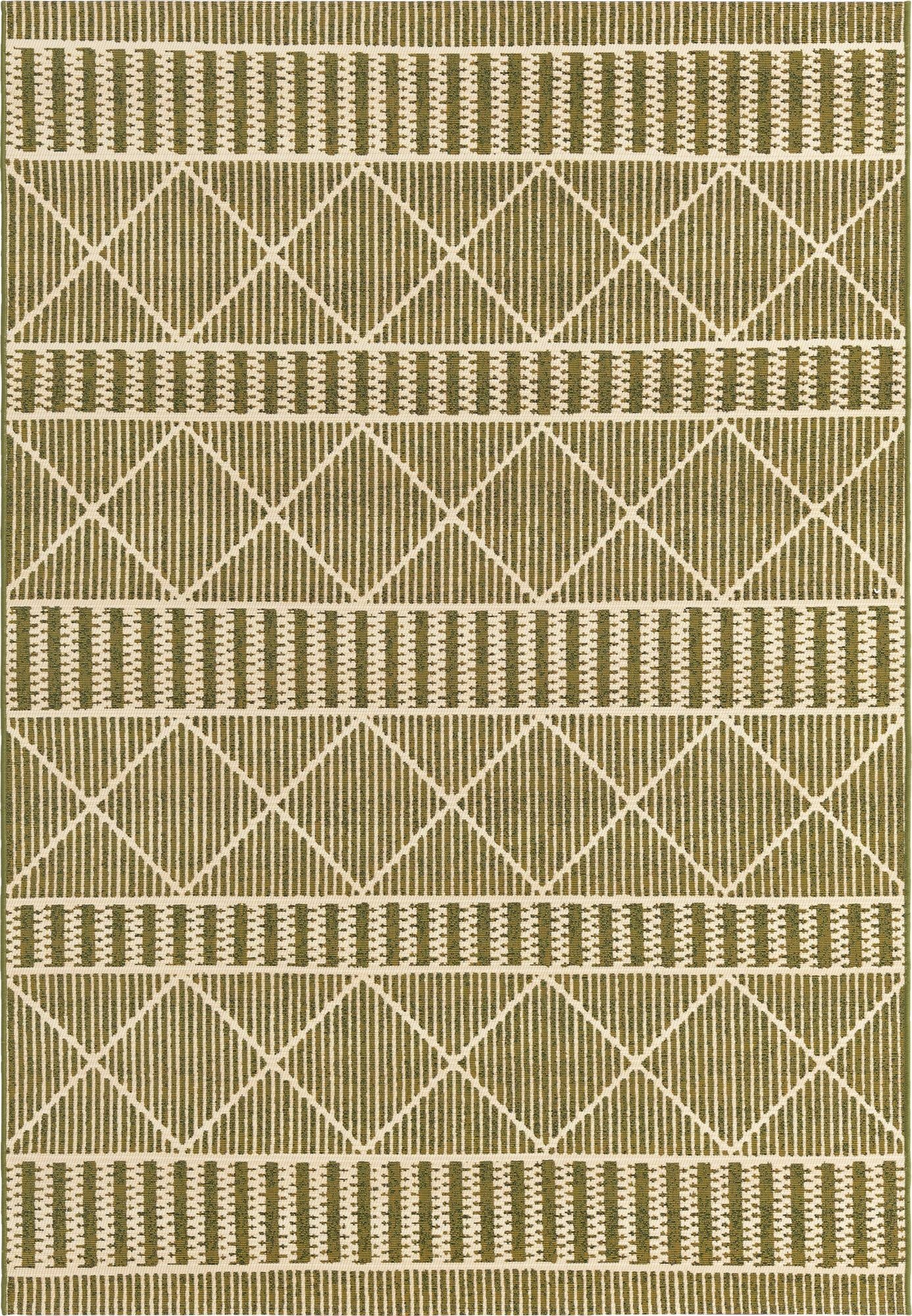  5' 3 x 8'  Washable Lattice Indoor / Outdoor Rug