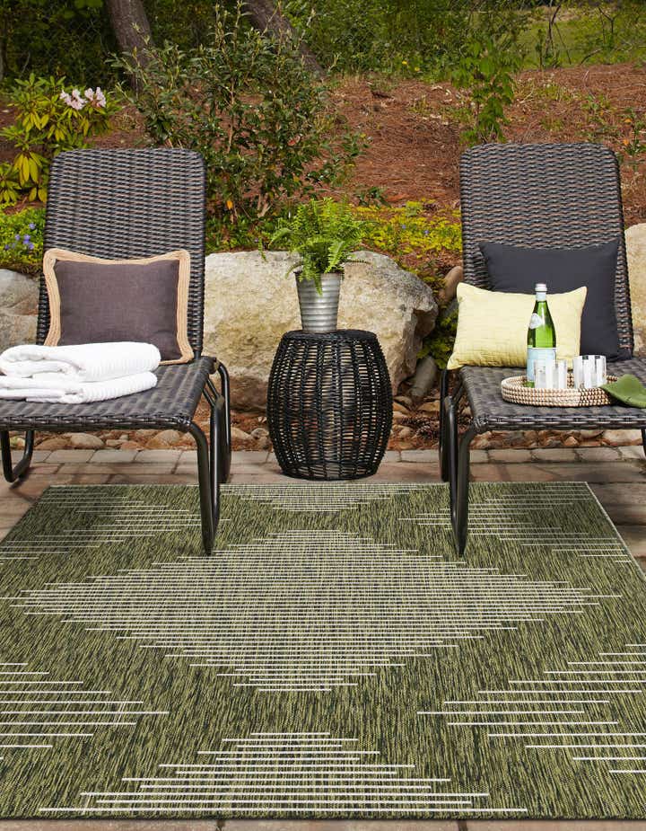 Green 9' x 12' Modern Indoor / Outdoor Rug | Rugs.com