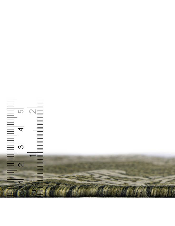 Detail image of  6' x 9'  Washable Traditional Indoor / Outdoor Rug