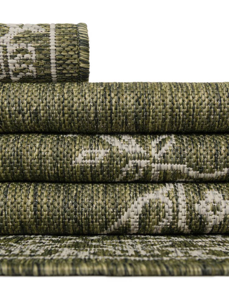 Detail image of  6' x 9'  Washable Traditional Indoor / Outdoor Rug