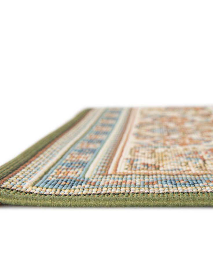 Detail image of  5' 3 x 8'  Washable Traditional Indoor / Outdoor Rug