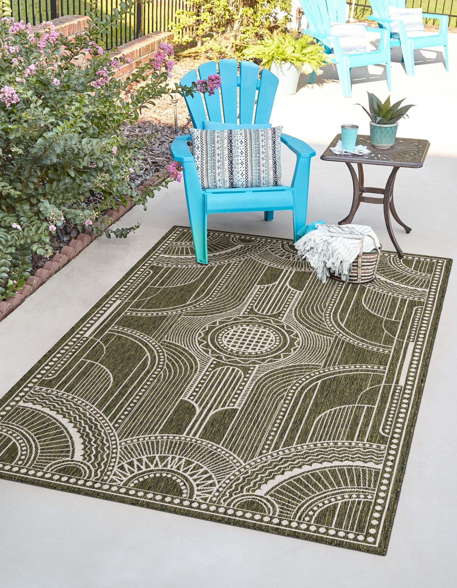 Green 6' x 9' Traditional Indoor / Outdoor Rug | Rugs.com