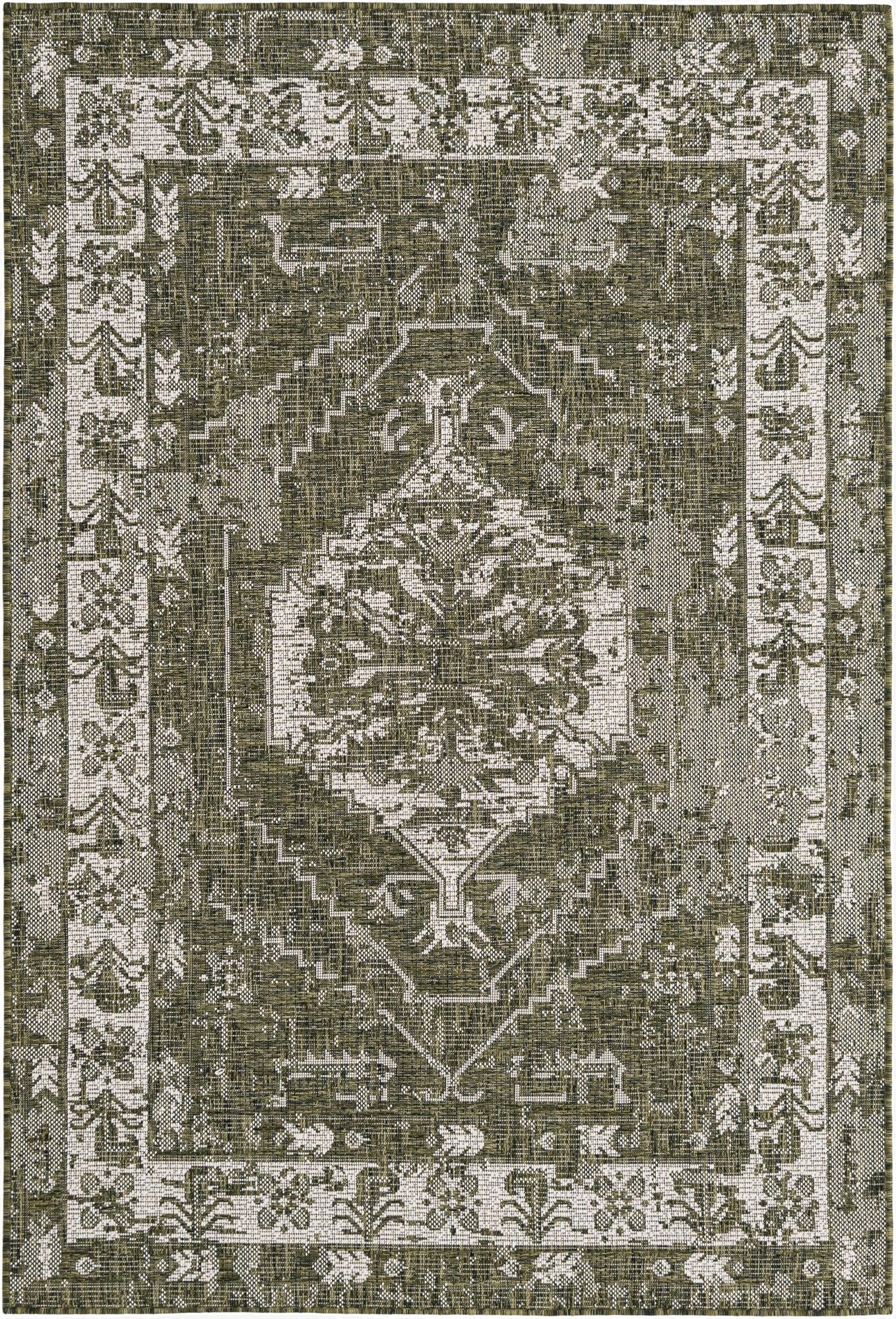  4' x 6'  Washable Traditional Indoor / Outdoor Rug
