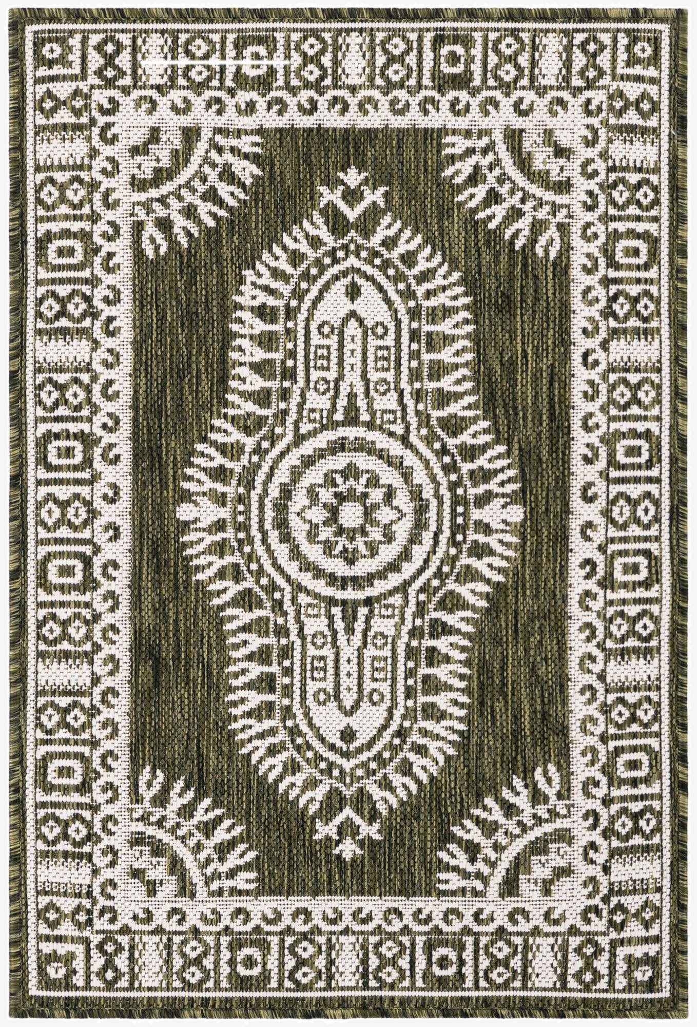  2' x 3'  Washable Traditional Indoor / Outdoor Rug