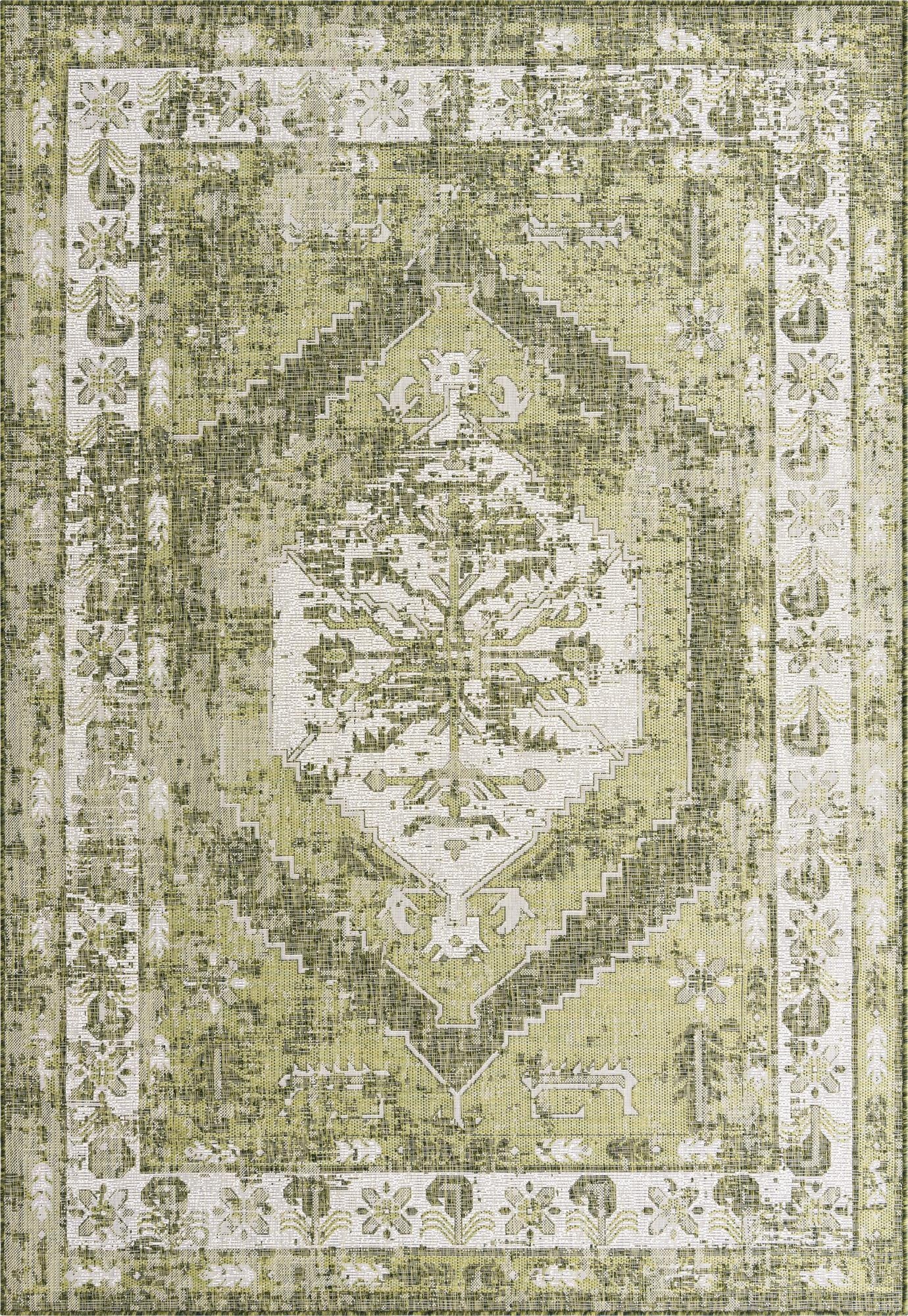  7' x 10'  Washable Traditional Indoor / Outdoor Rug