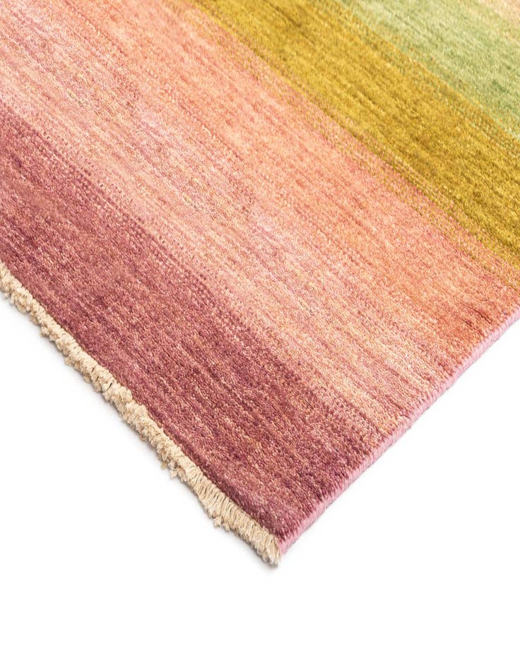 Detail image of 4' 1 x 6' 1 Tabiibaft Wool Rug