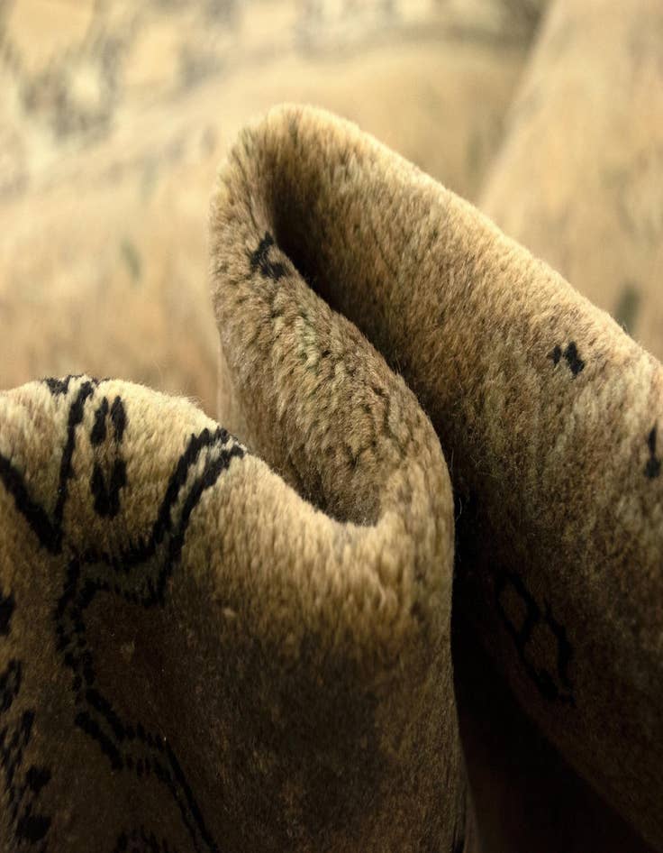 Detail image of  6' 4 x 9' 8  Hand Knotted Tabriz Persian Wool Rug