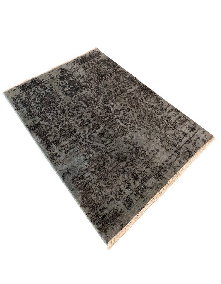 Detail image of  4' 8 x 6' 9 Tulsi Wool Rug