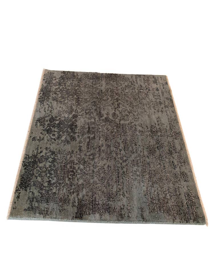 Detail image of  4' 8 x 6' 9 Tulsi Wool Rug