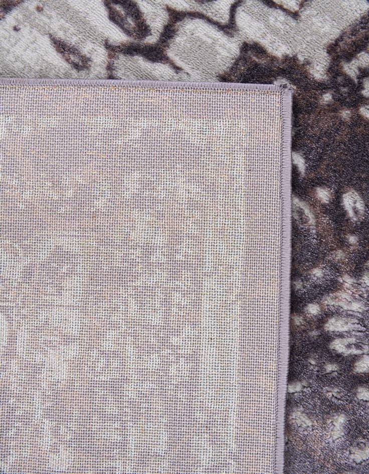 Detail image of  5' 2 x 7' 10 Vince Camuto Rug