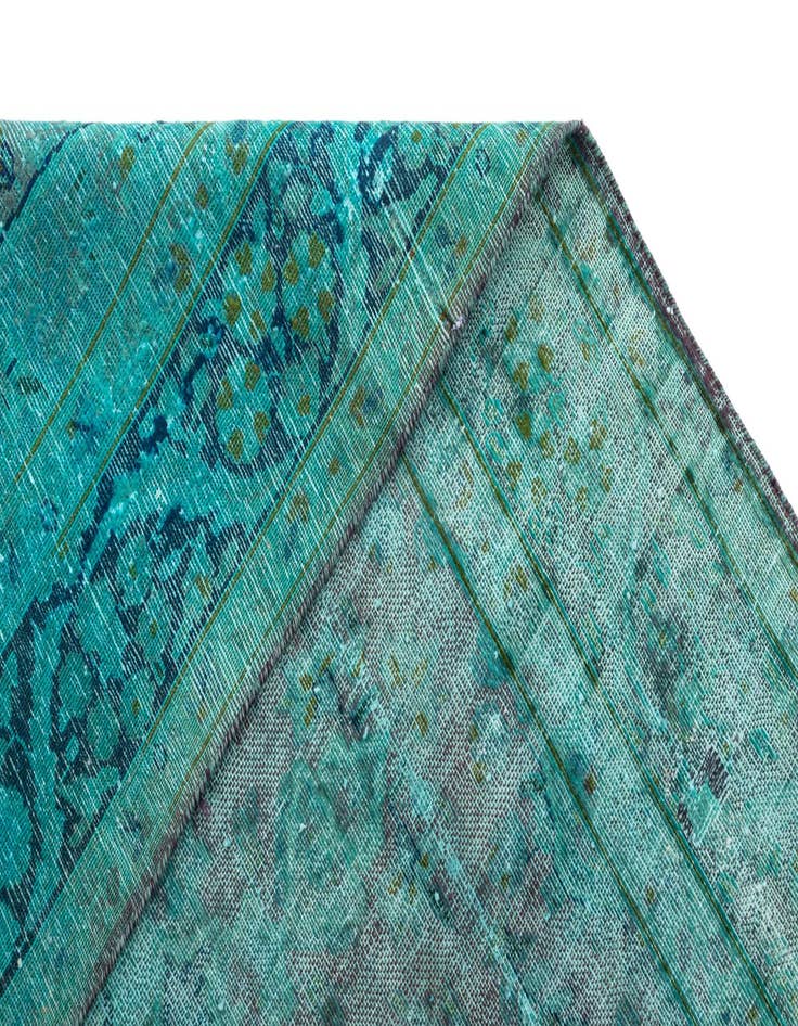 Detail image of  6' x 8' 6 Vintage Royal Wool Rug