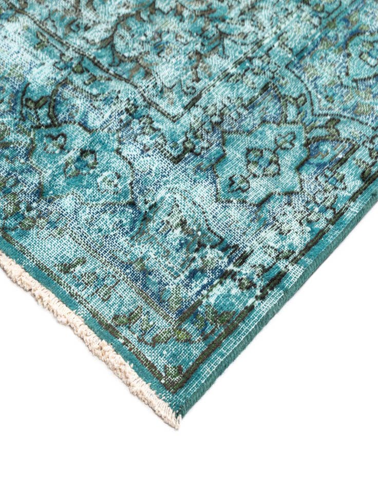 Detail image of  6' 10 x 9' 10 Vintage Royal Wool Rug