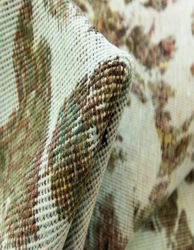 Detail image of  10' x 12' 11 Vintage Royal Wool Rug