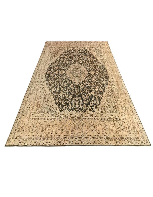 Detail image of  10' x 13' 5 Vintage Royal Wool Rug