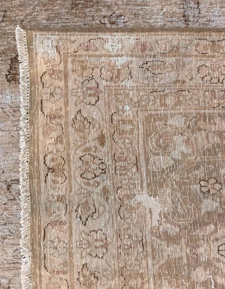 Detail image of  8' 7 x 13' 5 Vintage Royal Wool Rug