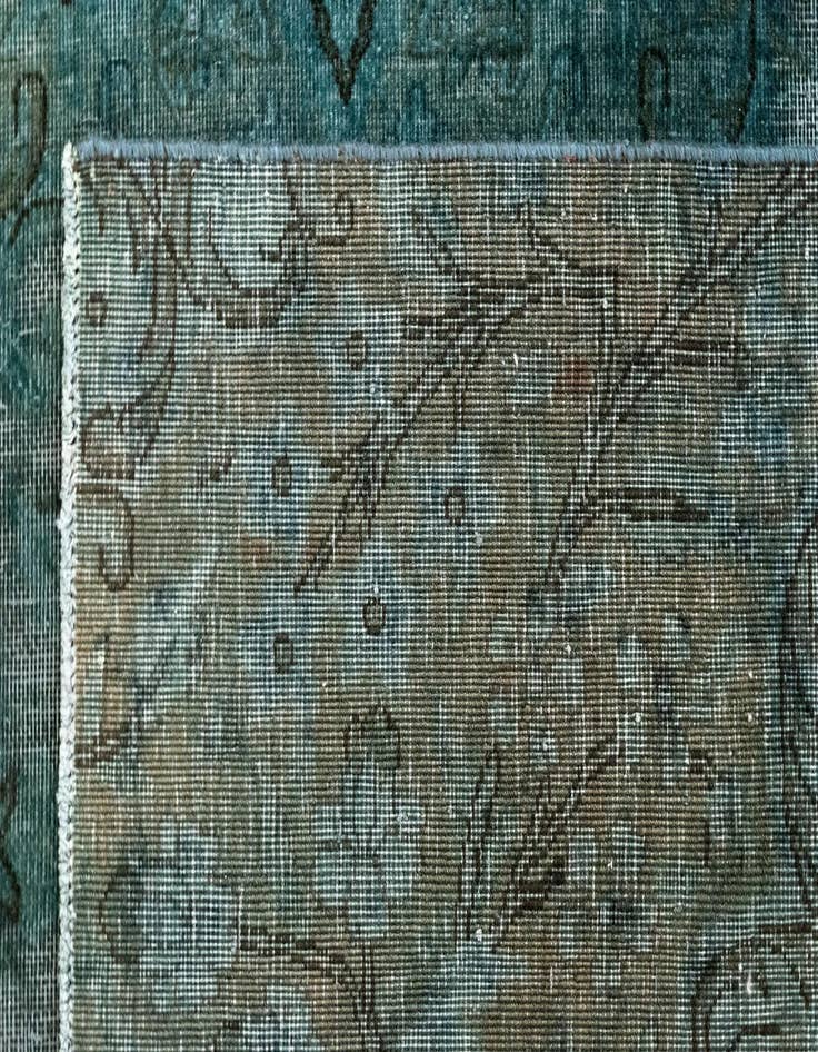 Detail image of  7' 6 x 11' 1 Vintage Royal Wool Rug