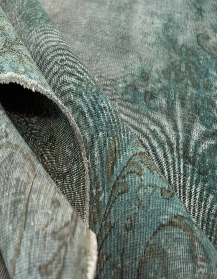 Detail image of  7' 6 x 11' 1 Vintage Royal Wool Rug