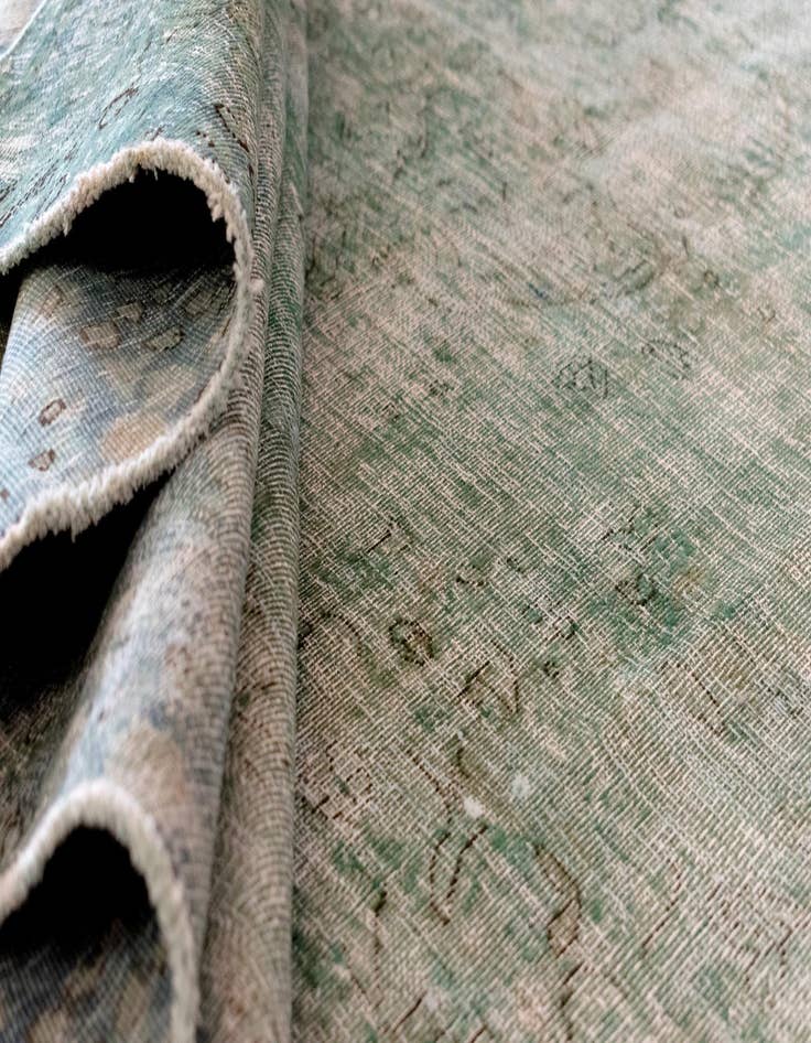 Detail image of  6' 11 x 11' 10 Vintage Royal Wool Rug