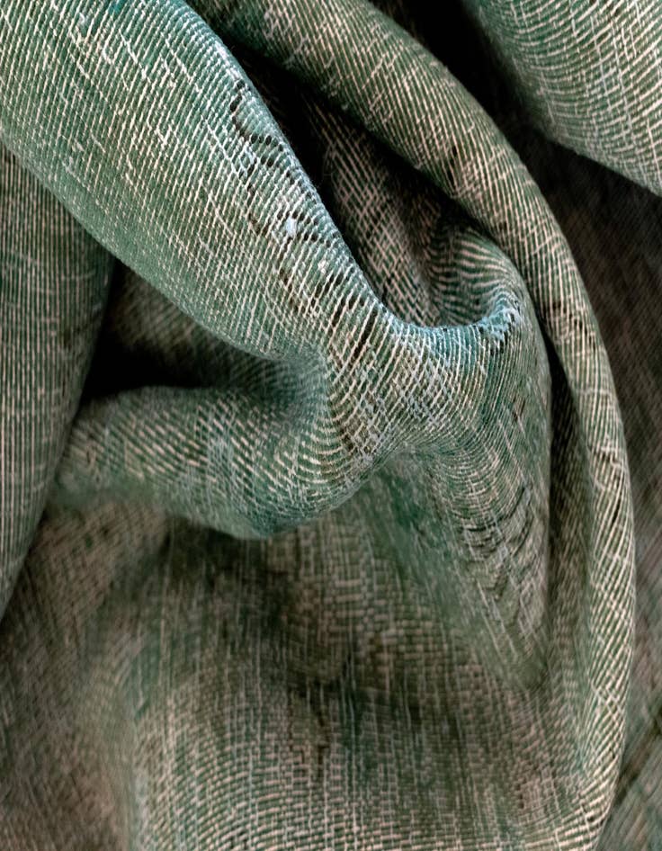 Detail image of  6' 11 x 11' 10 Vintage Royal Wool Rug