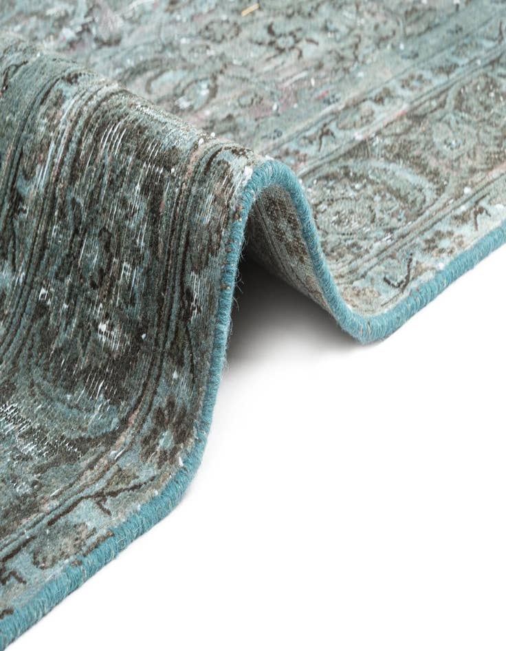 Detail image of  6' x 9' 1 Vintage Royal Rug