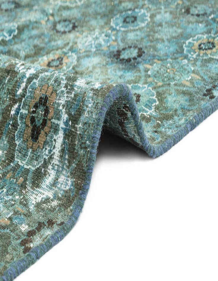 Detail image of  5' 7 x 8' 4 Vintage Royal Rug