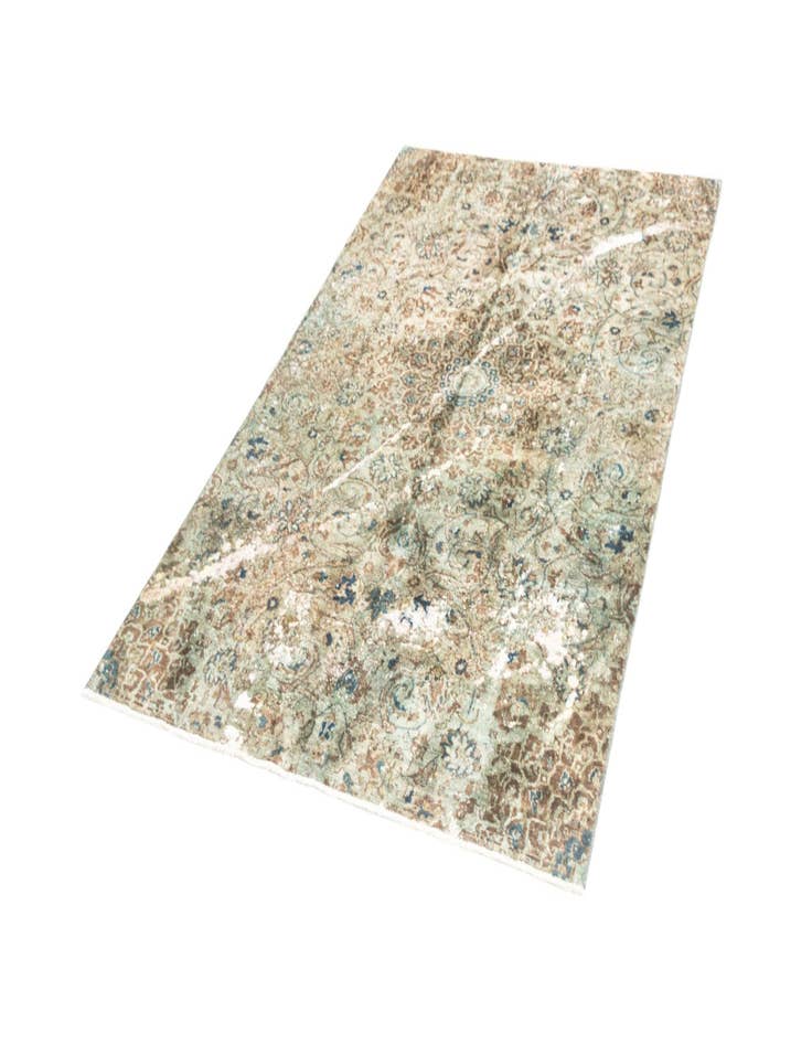 Detail image of  4' 11 x 7' 10 Vintage Royal Rug