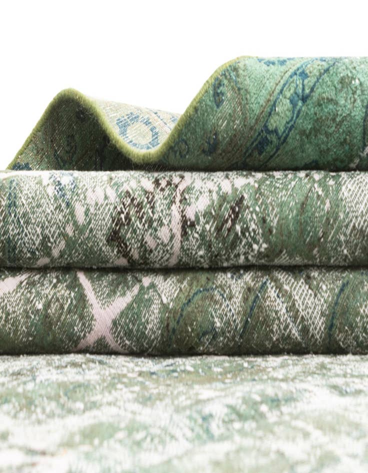 Detail image of  7' 1 x 9' 7 Vintage Royal Rug