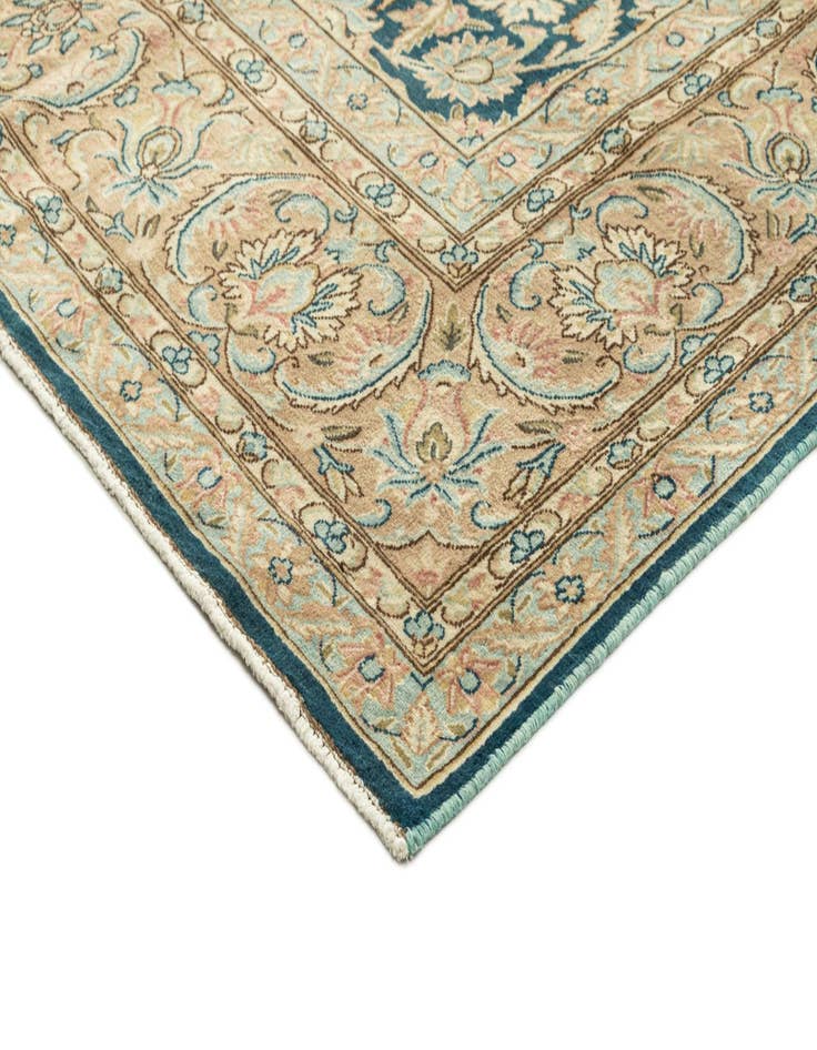 Detail image of  8' 8 x 11' 9 Vintage Royal Rug