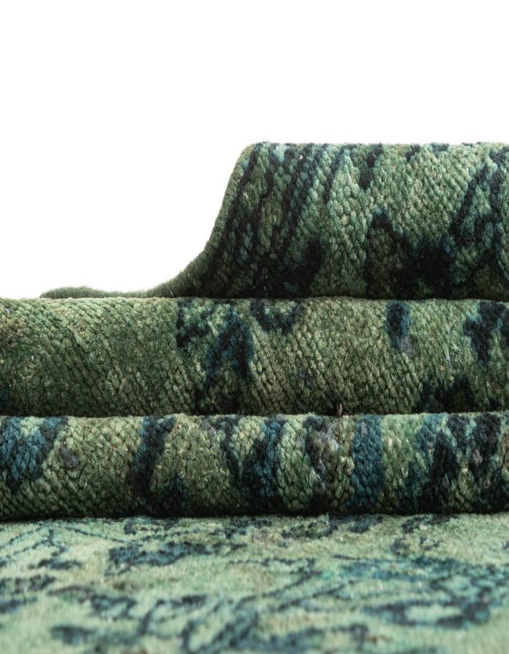 Detail image of  4' 11 x 7' 10 Vintage Rug