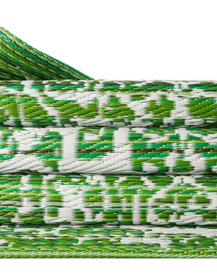 Detail image of  7' 10 x 10'  Washable Vista Breeze Indoor / Outdoor Rug