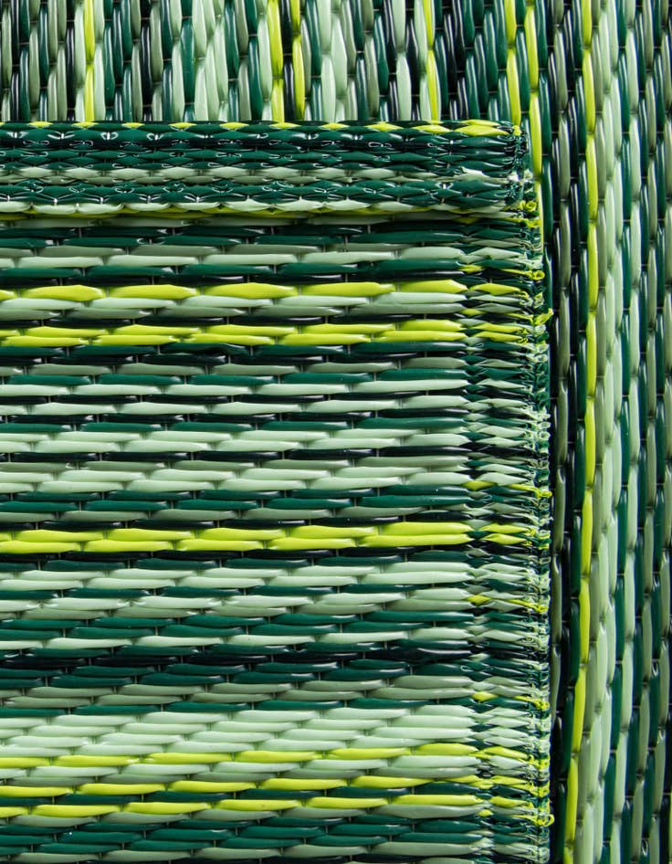 Detail image of  4' x 6'  Washable Vista Breeze Indoor / Outdoor Rug