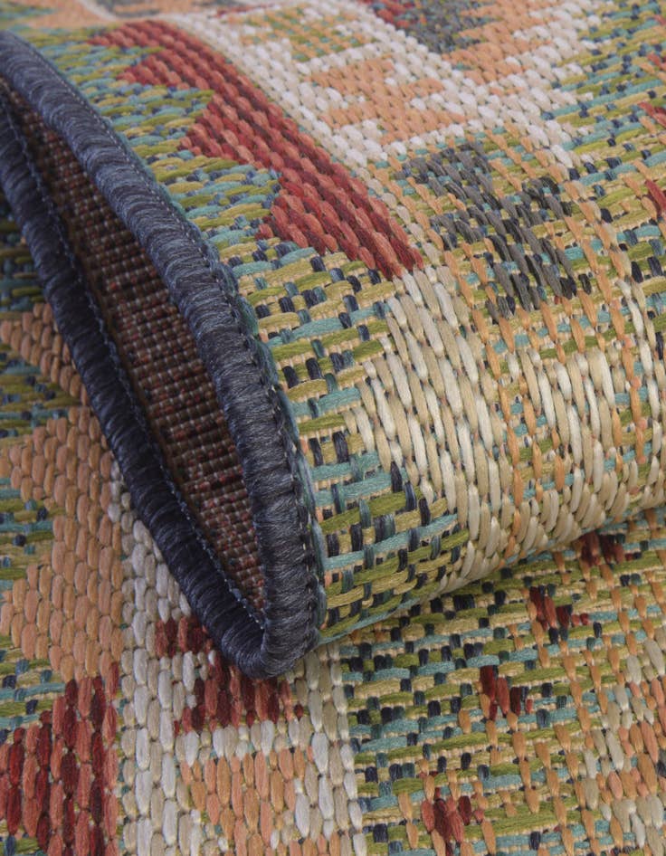 Detail image of  5' 3 x 5' 3  Washable Baja Indoor / Outdoor Round Rug