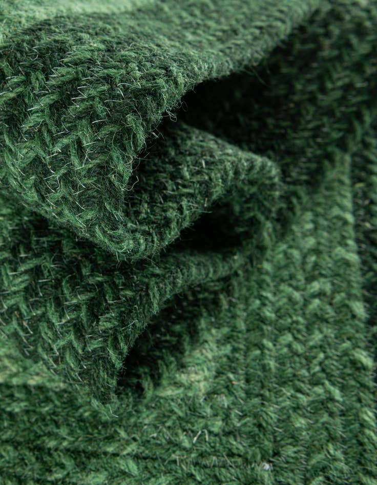 Detail image of  5' 1 x 5' 1  Hand Hand Braided Wool Round Rug