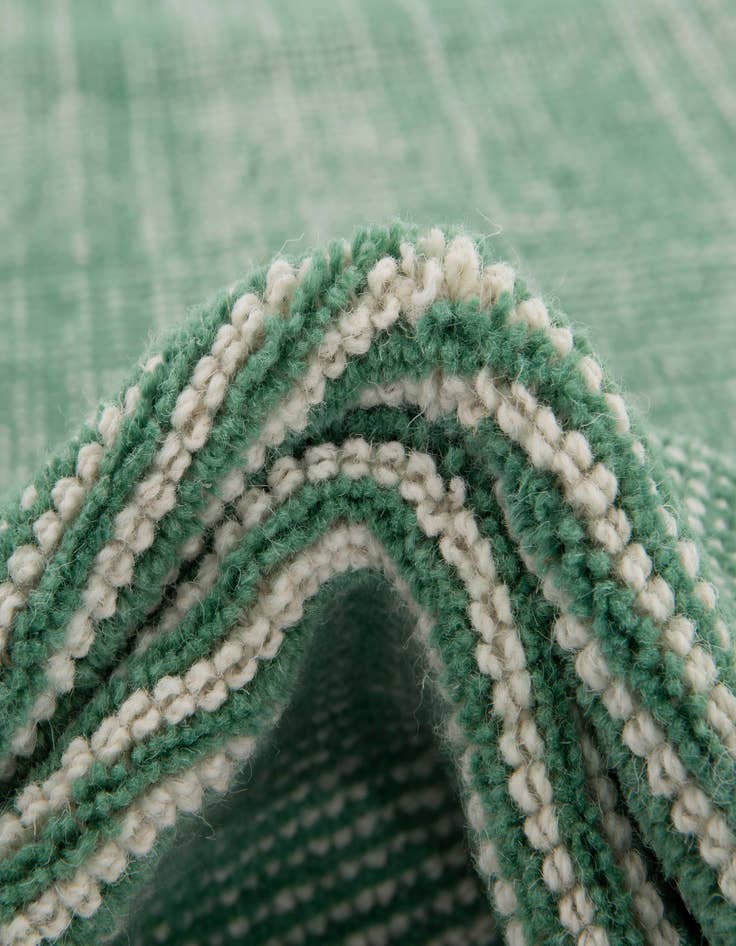 Detail image of  5' 3 x 5' 3  Hand Woven Jill Zarin English Manor Farmhouse Wool Round Rug