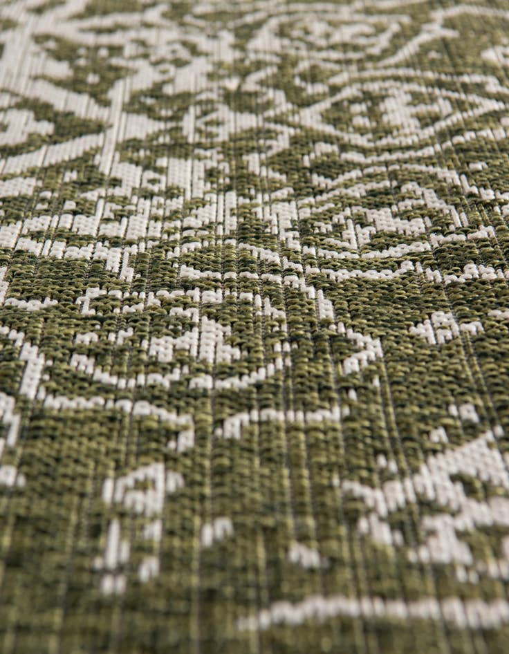 Detail image of  10' 8 x 10' 8  Washable Jill Zarin Dubai Indoor / Outdoor Round Rug