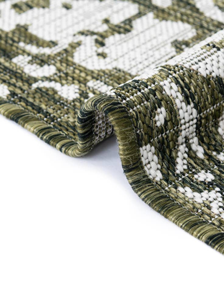 Detail image of  10' 8 x 10' 8  Washable Jill Zarin Dubai Indoor / Outdoor Round Rug